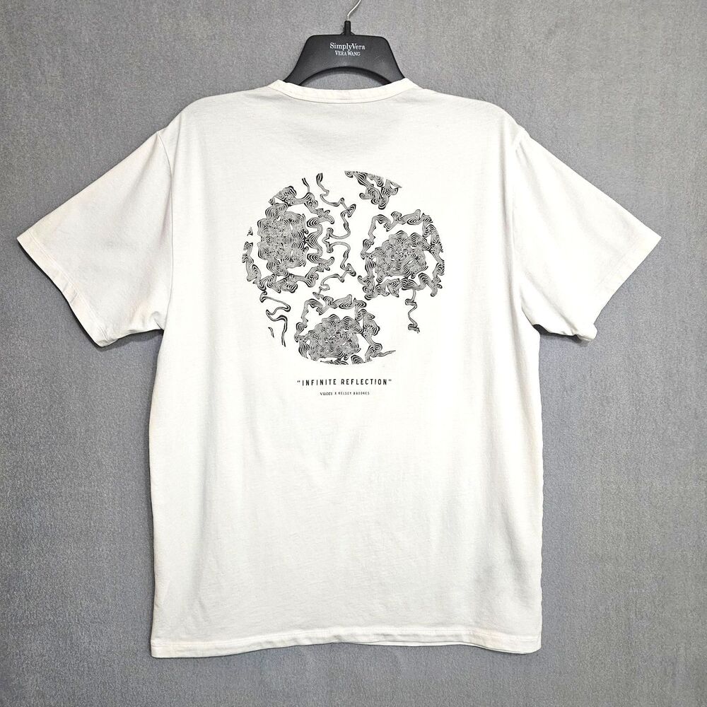 Vuori x Kelsey Brookes Feather Tee - Men's Medium (39-41) White Graphic Print